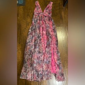 LuLu’s Garden Romance Magenta Floral Print Maxi Dress medium